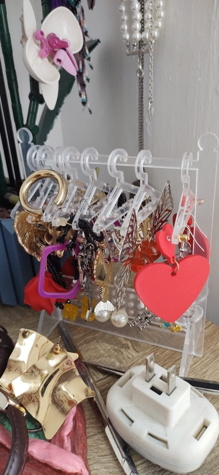 Set of 8 earring hangers