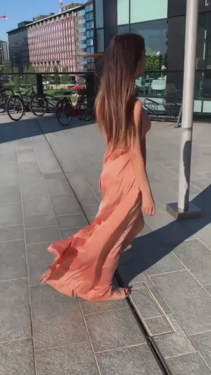 Long elegant low-cut Fede dress