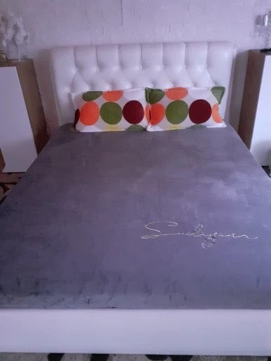 Serafine mattress cover