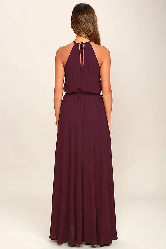 Dorianne long and wide dress with slit and sleeveless