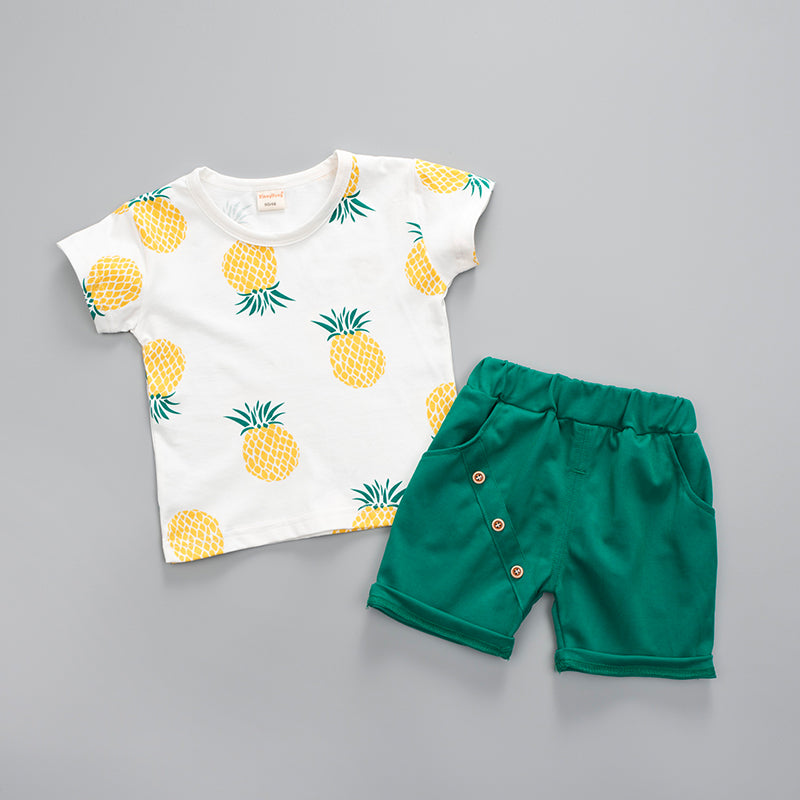Pinapple baby outfit with fruit print, short-sleeved shirt and shorts