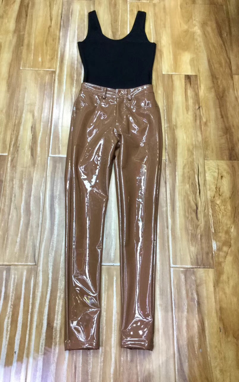 Shiny effect leggings with pockets and Lack buttons