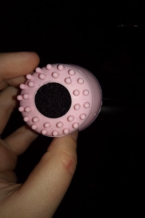 Silicone brush for facial cleansing