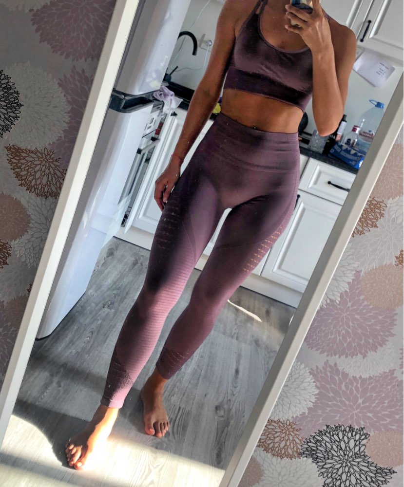 Fitness top and leggings outfit