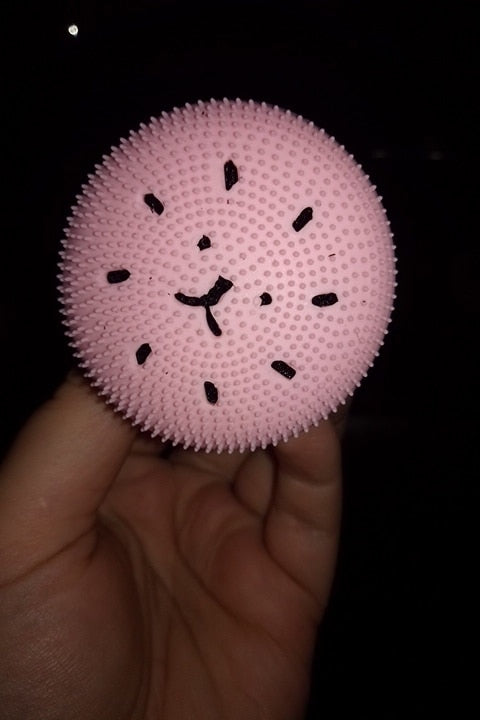 Silicone brush for facial cleansing