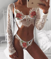 Flory set in lace