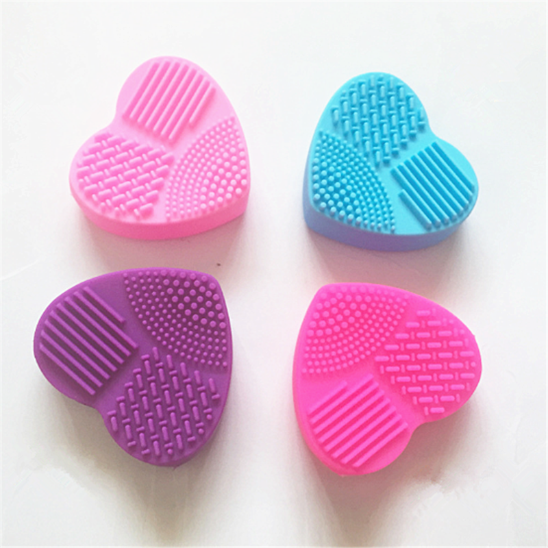 Sponge for cleaning make-up accessories Love