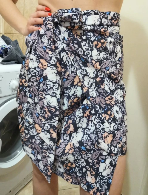 Monique short skirt with high waist