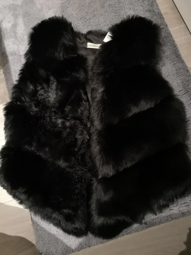Winter Starter faux fur sleeveless