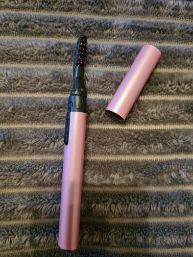 Electric accessory for curling eyelashes and eyebrows